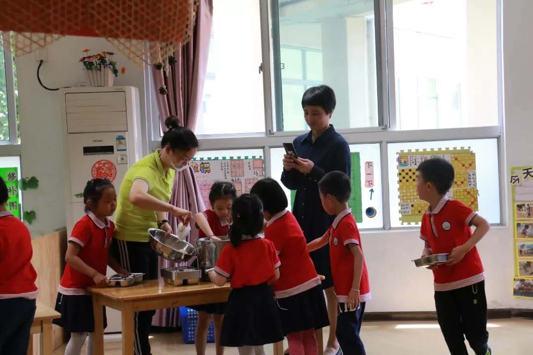 正乐教育第三方评价专家观测幼儿园从进食过程.jpg