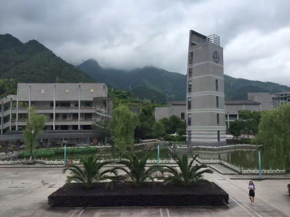 景宁中学.JPG