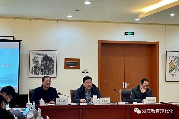 研究员10-10.jpg