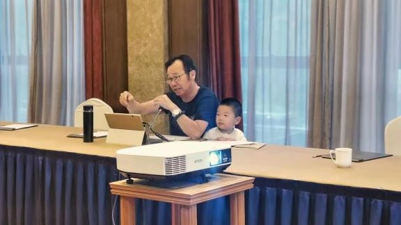 21专家会议1-1.jpg