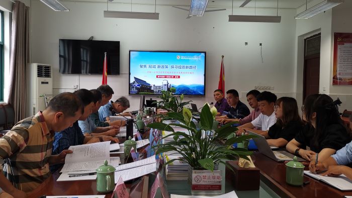 20220530实验一小汇报会-1.jpg