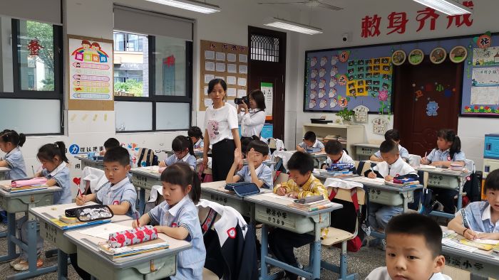 20220531评估专家巡视课堂-1.jpg